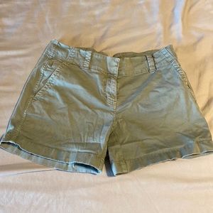 Vineyard vines green shorts
